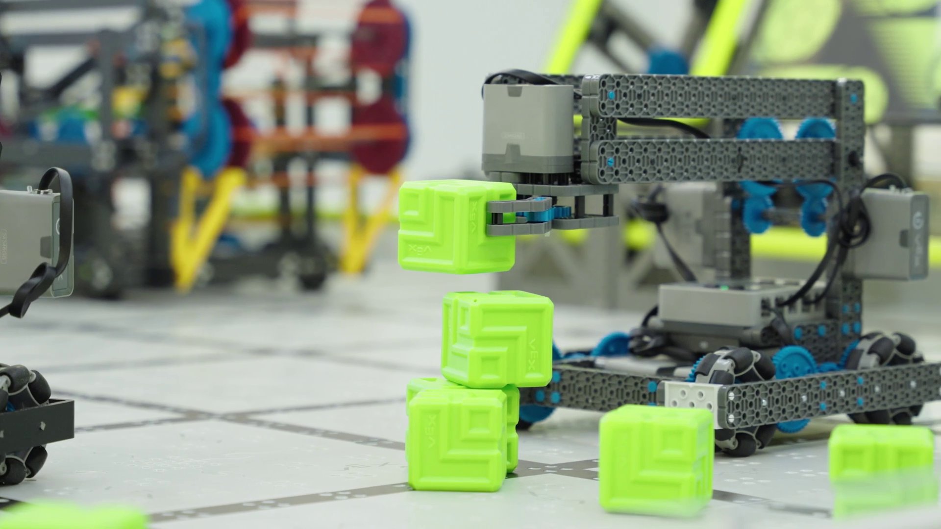 Robot moving in Innovac Makerspace